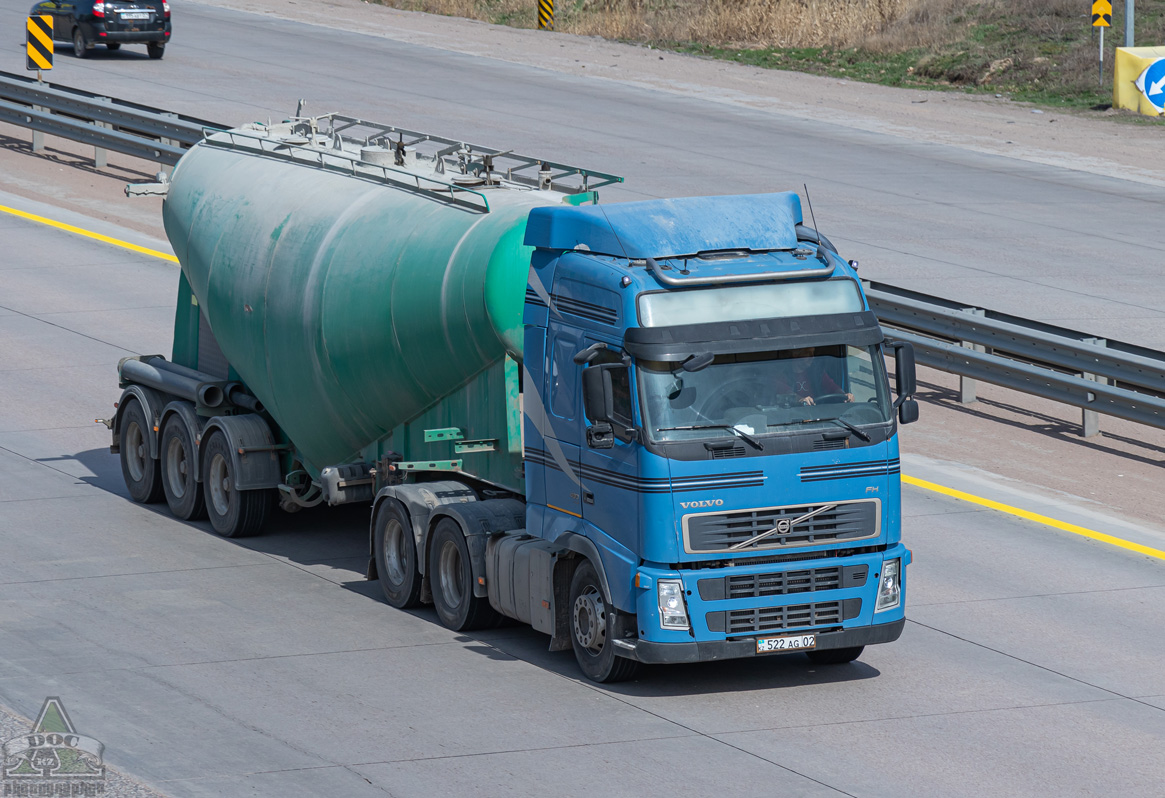 Алматы, № 522 AG 02 — Volvo ('2002) FH12.480