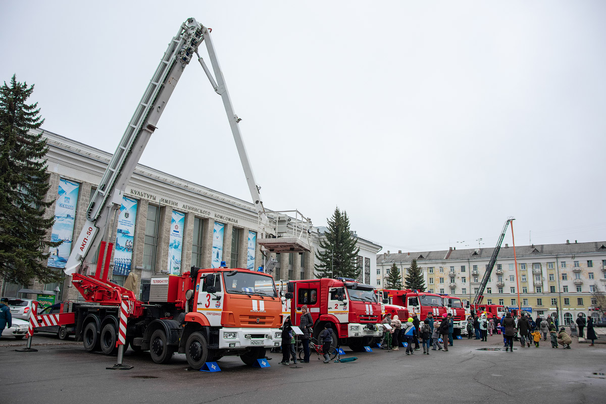 Архангельская область, № М 242 ЕС 29 — КамАЗ-6540-A4(23)