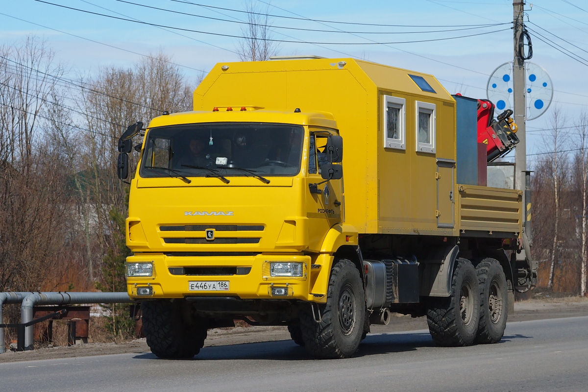 Ханты-Мансийский автоном.округ, № Е 446 УА 186 — КамАЗ-43118-50