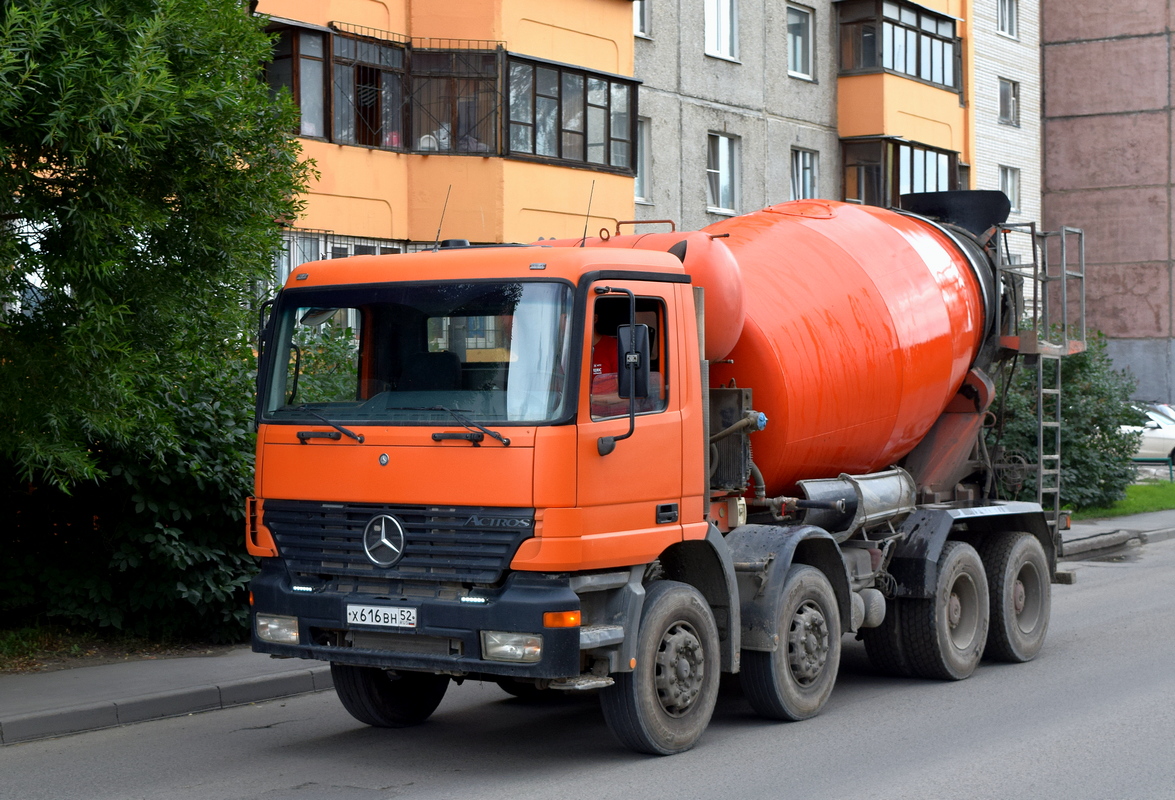 Алтайский край, № Х 616 ВН 52 — Mercedes-Benz Actros ('1997) 3235