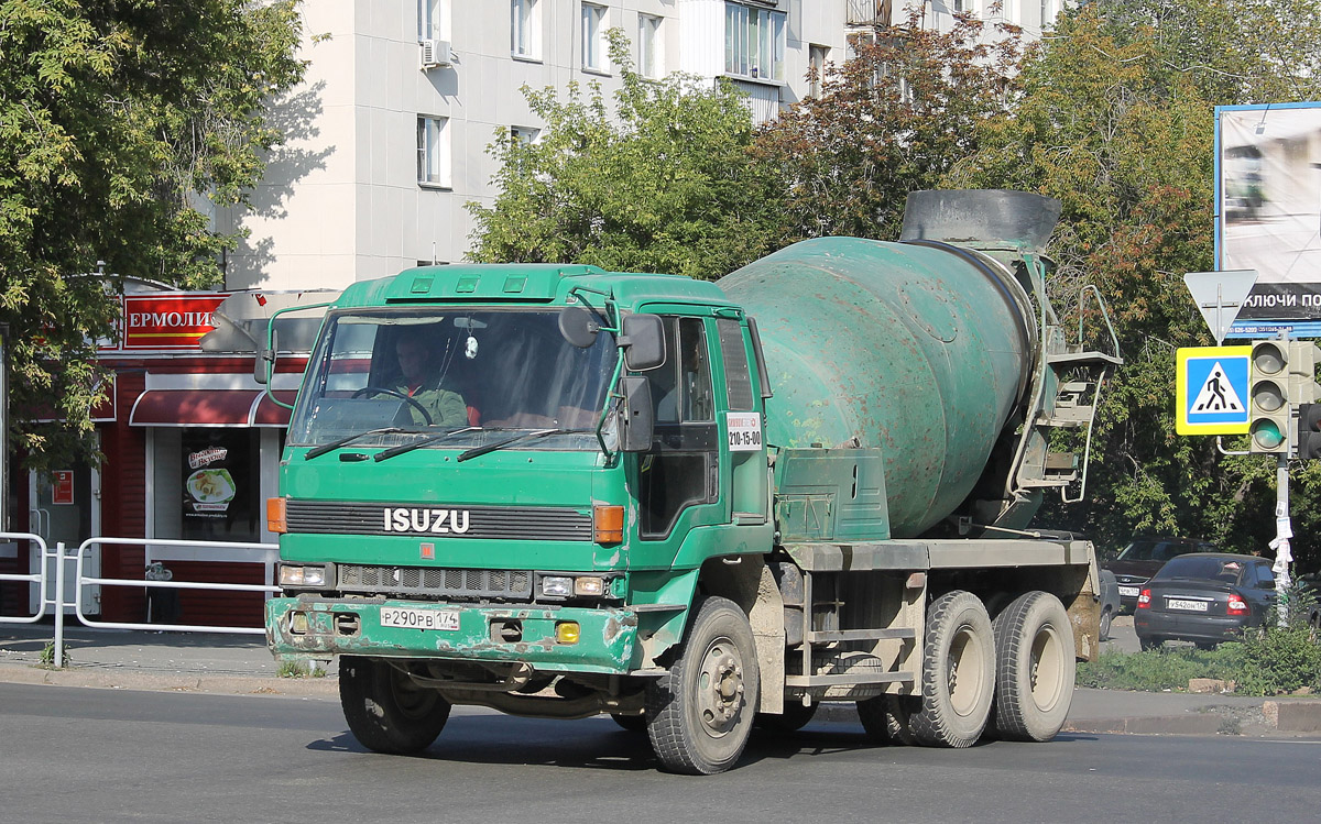 Челябинская область, № Р 290 РВ 174 — Isuzu V305