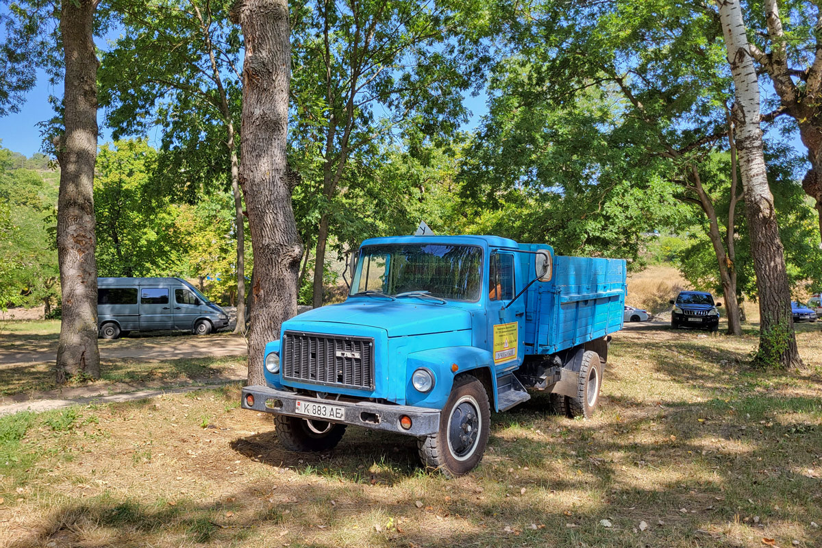 Молдавия, № К 883 АЕ — ГАЗ-3307