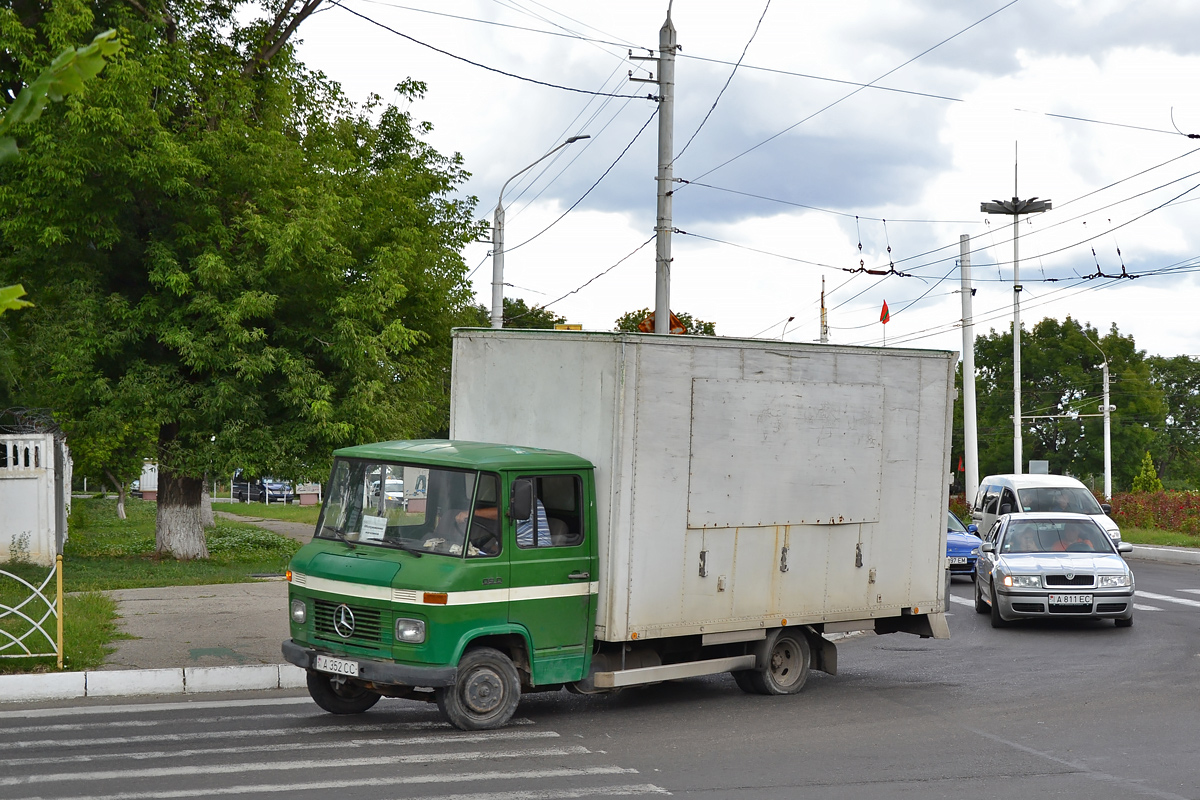 Молдавия, № А 352 СС — Mercedes-Benz T2 ('1967)