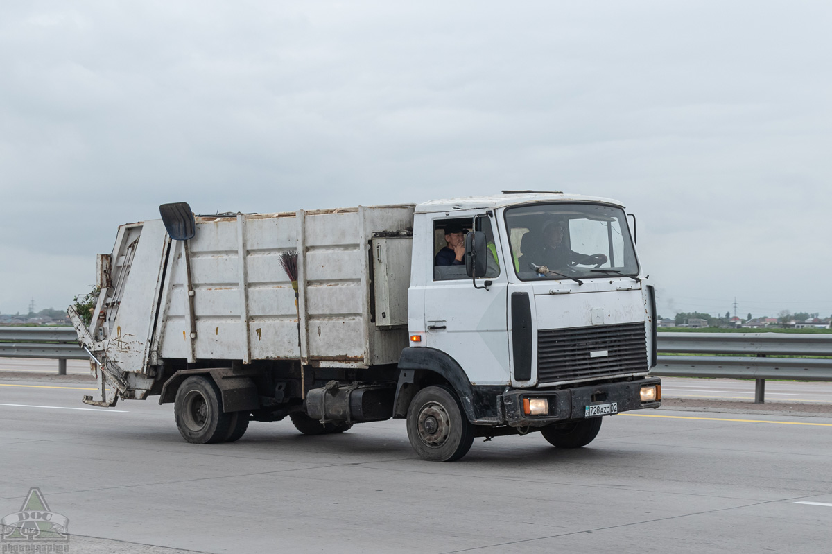 Алматы, № 728 AZC 02 — МАЗ-437040
