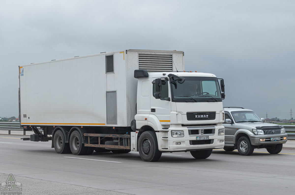 Алматинская область, № 251 ZB 05 — КамАЗ-65207-S5(87)