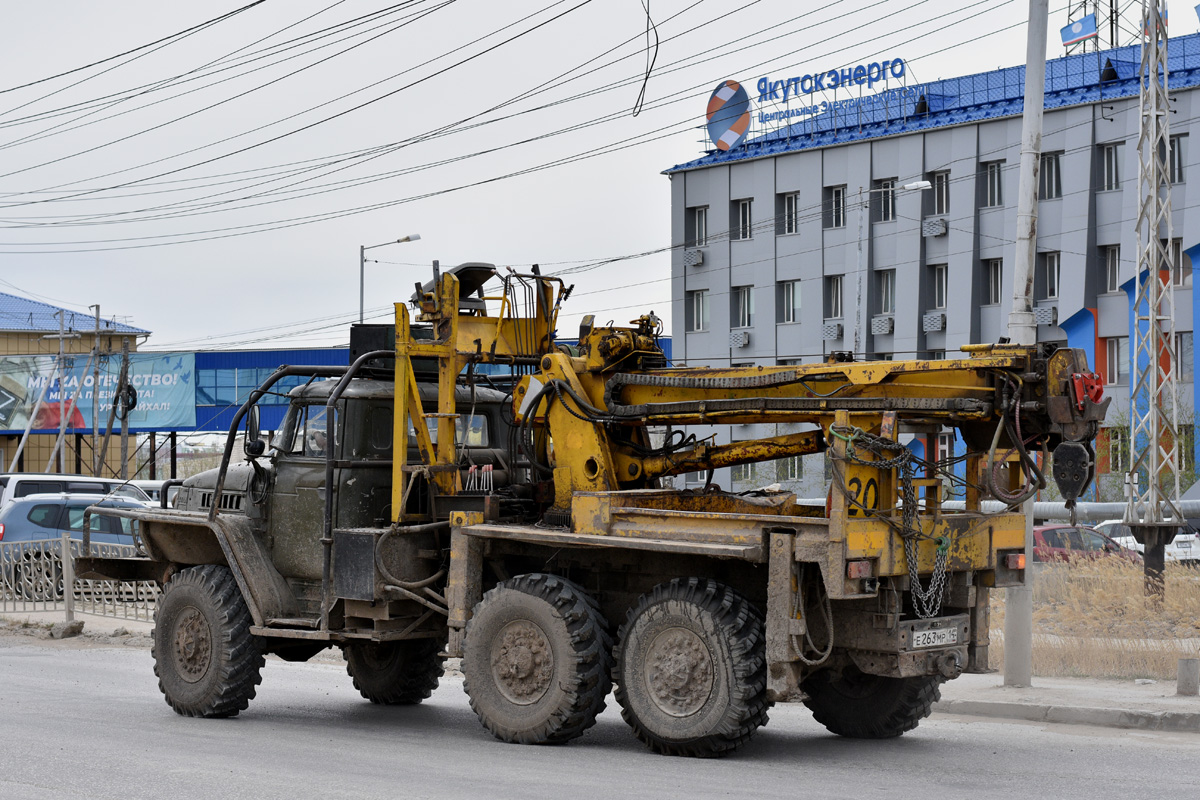 Саха (Якутия), № Е 263 МР 14 — Урал-4320