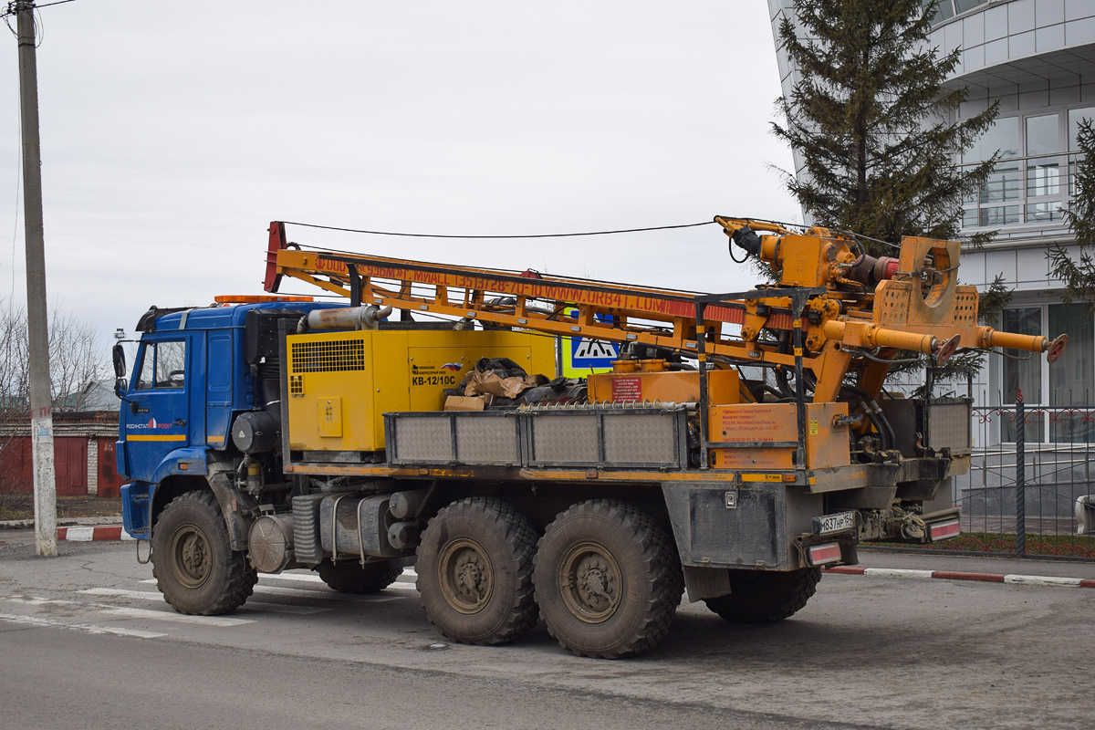 Новосибирская область, № М 837 НР 154 — КамАЗ-43118-RR(76) [431185-R]