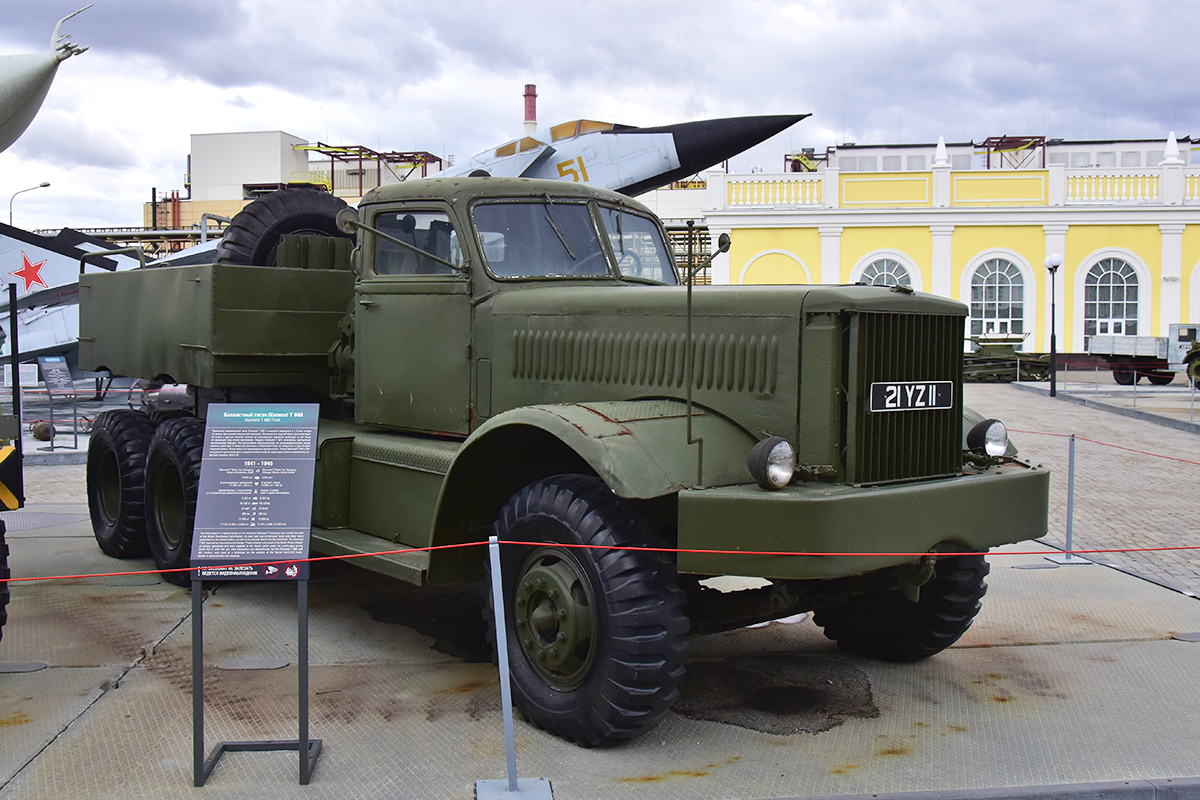 Свердловская область, № 21 YZ 11 — Diamond T 980
