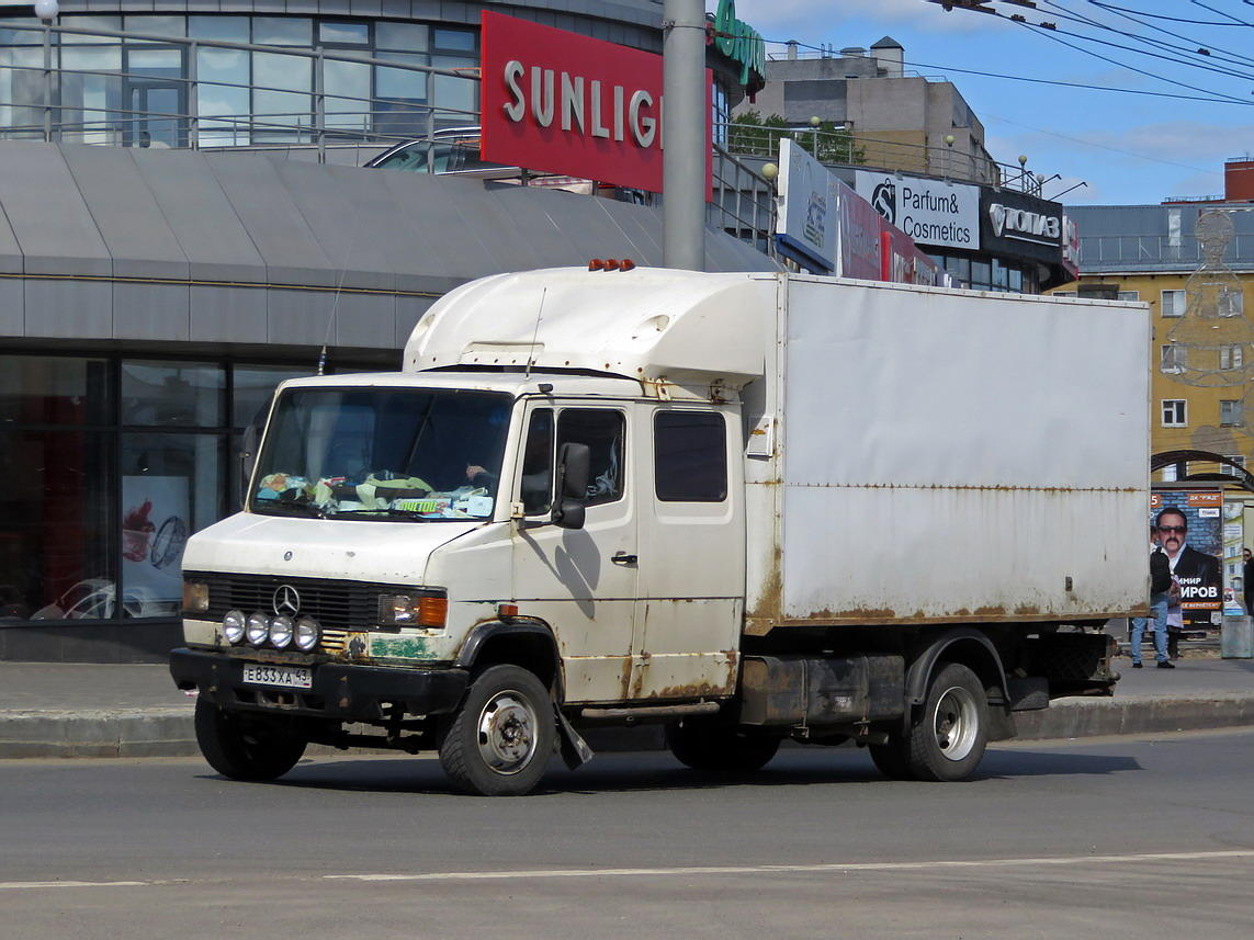 Кировская область, № Е 833 ХА 43 — Mercedes-Benz T2 ('1986) 609