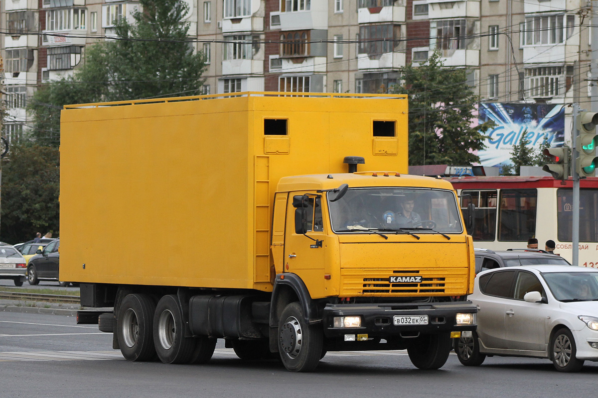 Дагестан, № В 032 ЕК 05 — КамАЗ-53212
