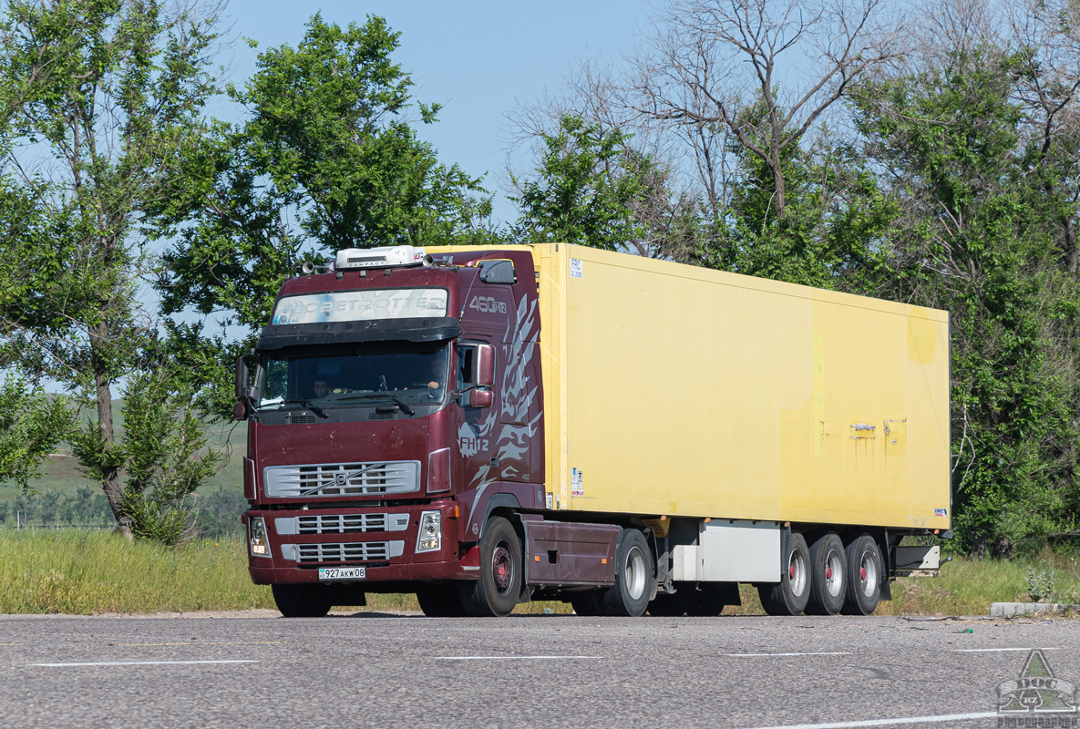 Жамбылская область, № 927 AKW 08 — Volvo ('2002) FH12.460