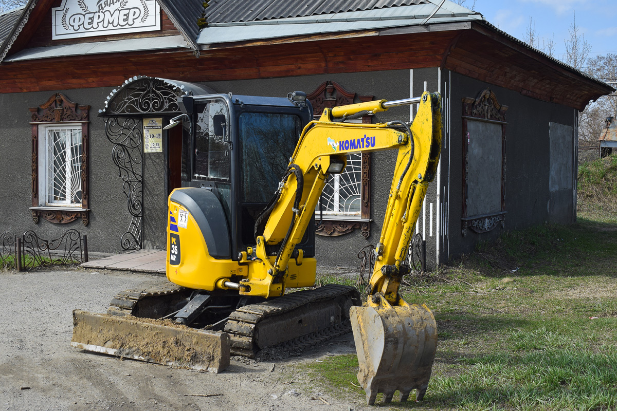 Алтайский край, № 9088 РМ ** — Komatsu (общая модель); Алтайский край — Спецтехника с нечитаемыми на фото номерами