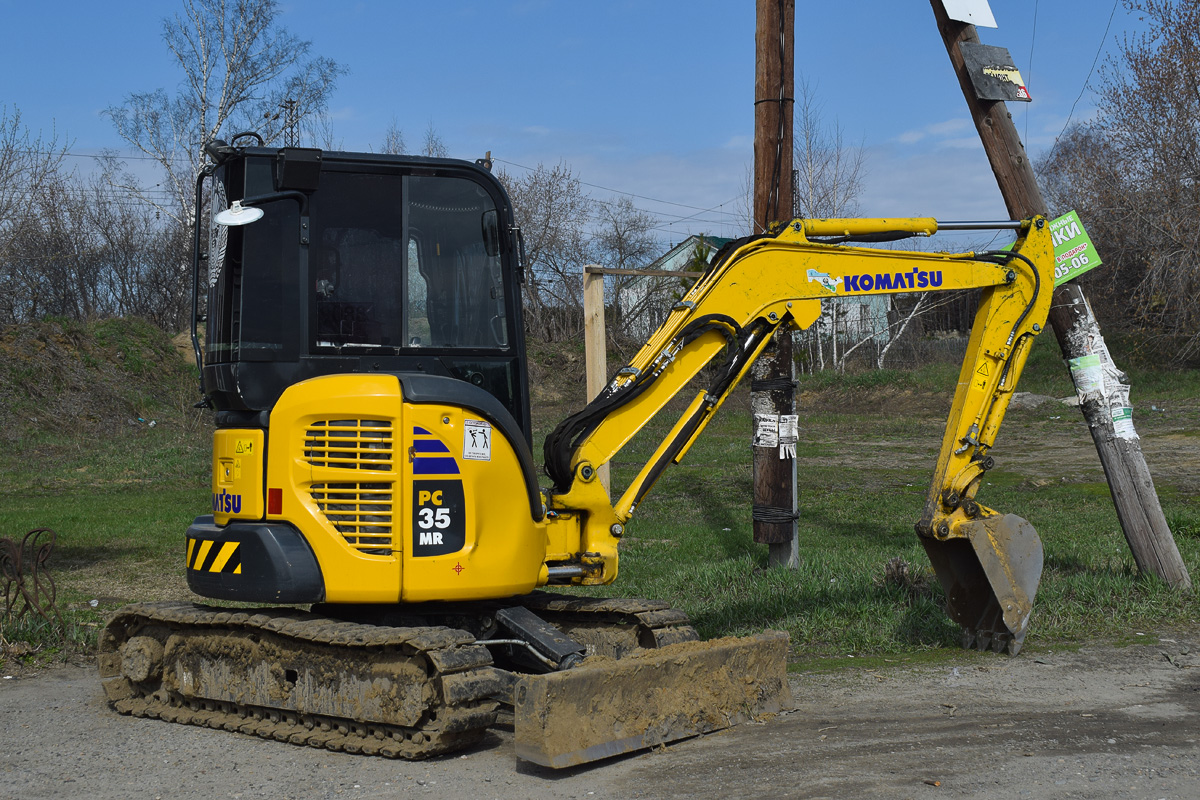Алтайский край, № 9088 РМ ** — Komatsu (общая модель); Алтайский край — Спецтехника с нечитаемыми на фото номерами