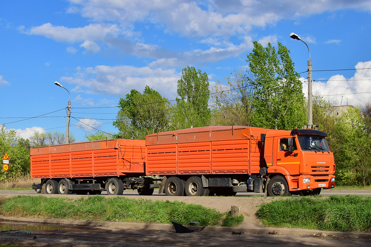 Саратовская область, № В 446 ХК 164 — КамАЗ-65115-A5(48)