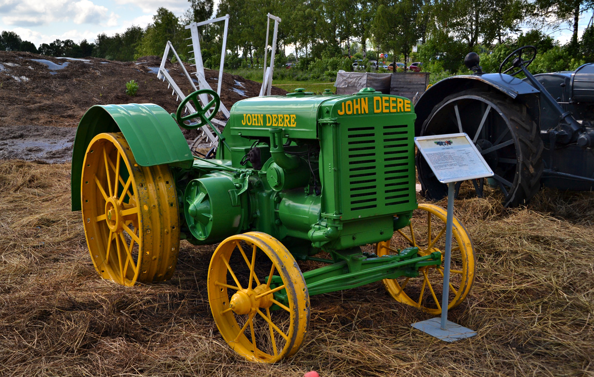 Чувашия, № (21) Б/Н СТ 0006 — John Deere D; Калужская область — Калужское поле 2024