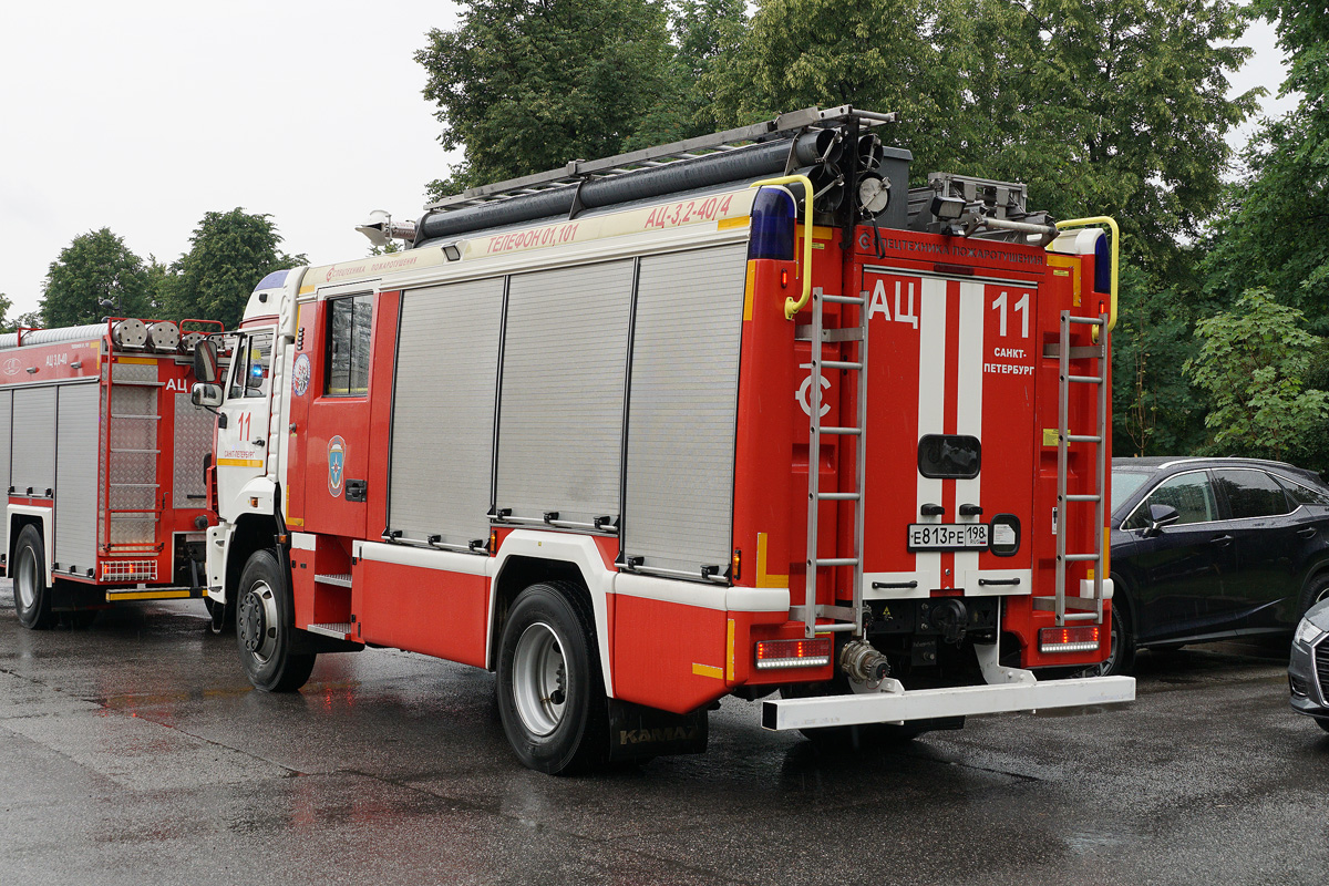 Санкт-Петербург, № Е 813 РЕ 198 — КамАЗ-43265-5H(56)