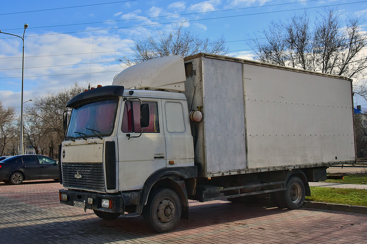 Волгоградская область, № М 740 ОА 134 — МАЗ-437040