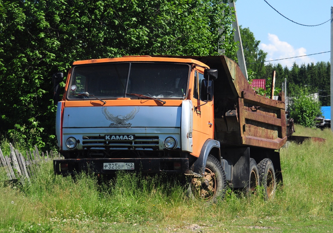 Кемеровская область, № Р 325 ВР 142 — КамАЗ-5511