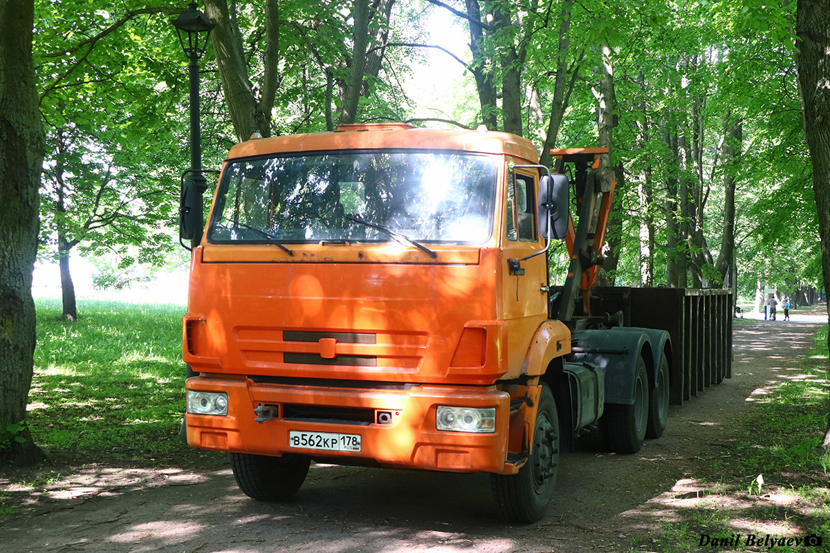Санкт-Петербург, № В 562 КР 178 — КамАЗ-65115-N3(78)