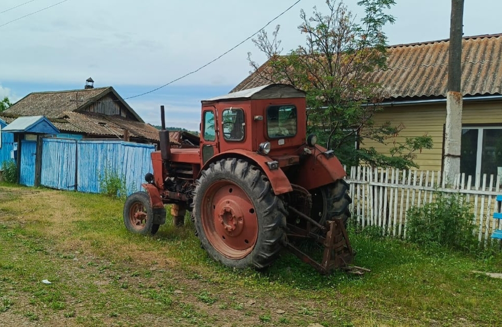 Хакасия — Спецтехника с нечитаемыми на фото номерами