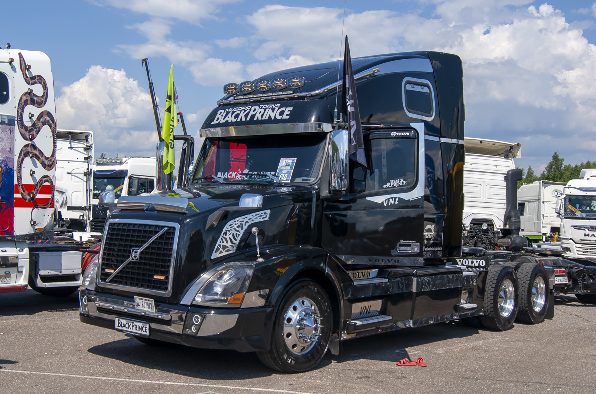 Дагестан, № У 418 РХ 161 — Volvo VNL670; Московская область — Фестиваль TruckDay 2024