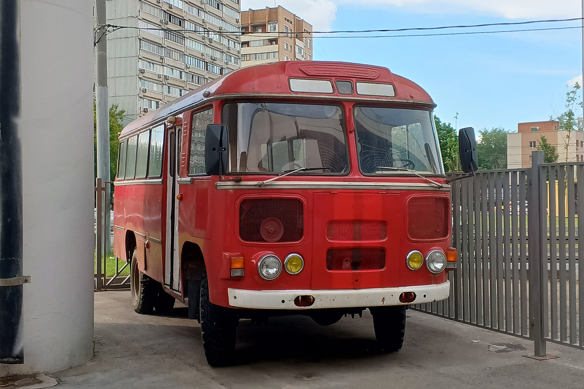 Москва, № В 647 ТТ 797 — ПАЗ-672М; Москва — Автомобили без номеров