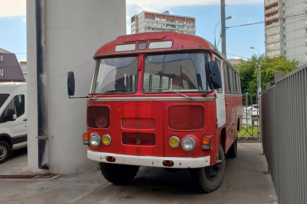 Москва, № В 647 ТТ 797 — ПАЗ-672М; Москва — Автомобили без номеров