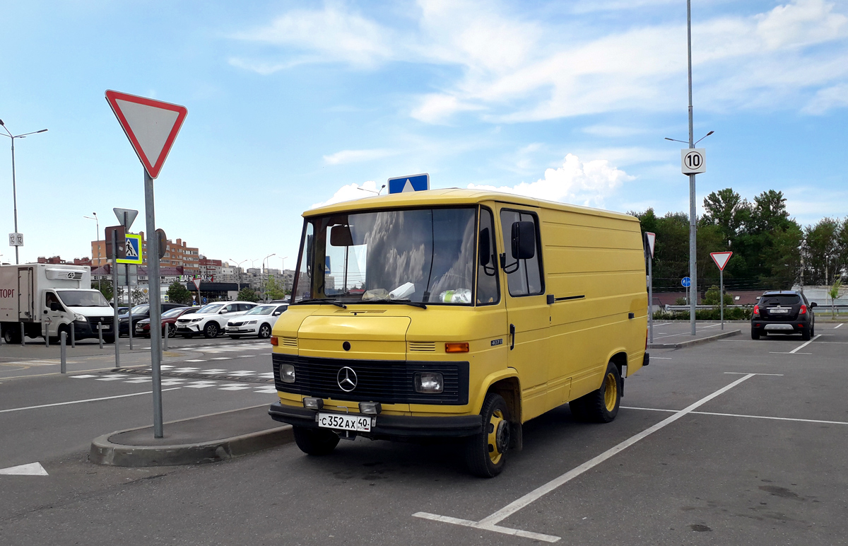 Калужская область, № С 352 АХ 40 — Mercedes-Benz T2 ('1967) 407