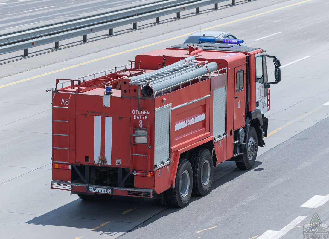 Алматинская область, № 958 AN 05 — Hongyan Genlyon (общая модель)