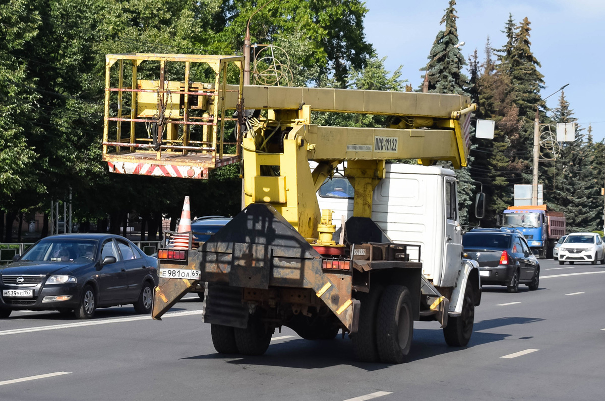 Тверская область, № Е 981 ОА 69 — ЗИЛ-4329 (УАМЗ)