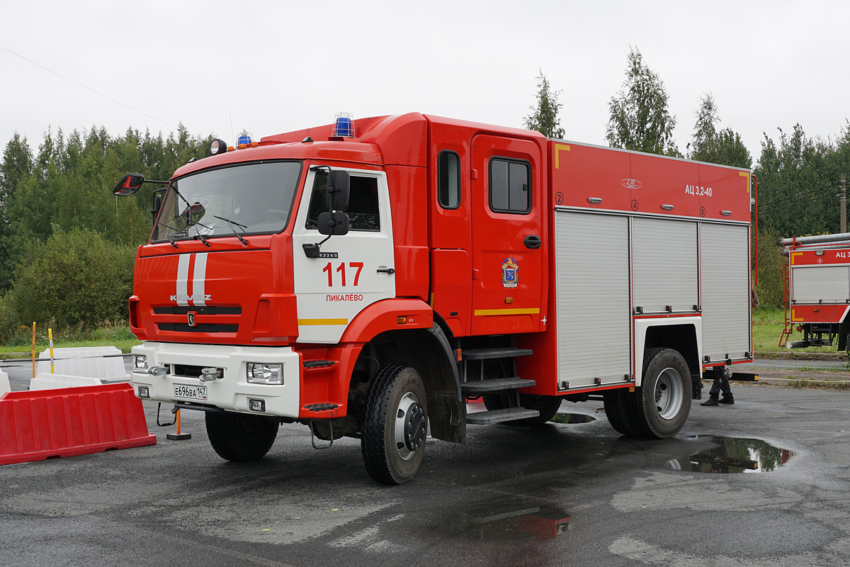 Ленинградская область, № Е 696 ВА 147 — КамАЗ-43265-D5(66)