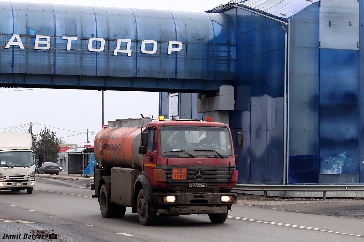 Санкт-Петербург, № Н 203 НХ 198 — Mercedes-Benz SK 1824