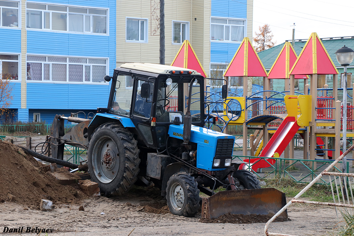 Ненецкий автономный округ, № (83) Б/Н СТ 0048 — Беларус-82.1; Ненецкий автономный округ — Спецтехника с нечитаемыми на фото номерами