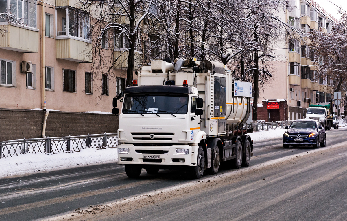 Башкортостан, № В 132 ОТ 702 — КамАЗ-65201-B5(49)