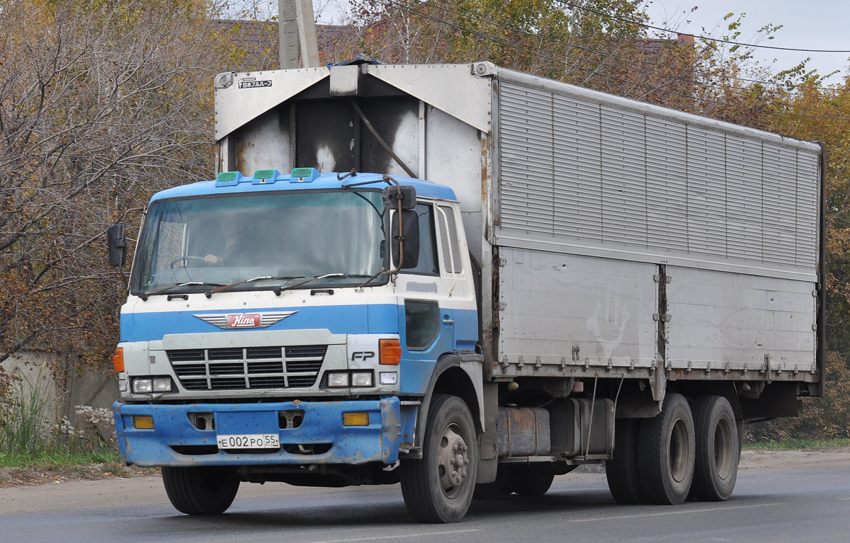 Омская область, № Е 002 РО 55 — Hino Profia