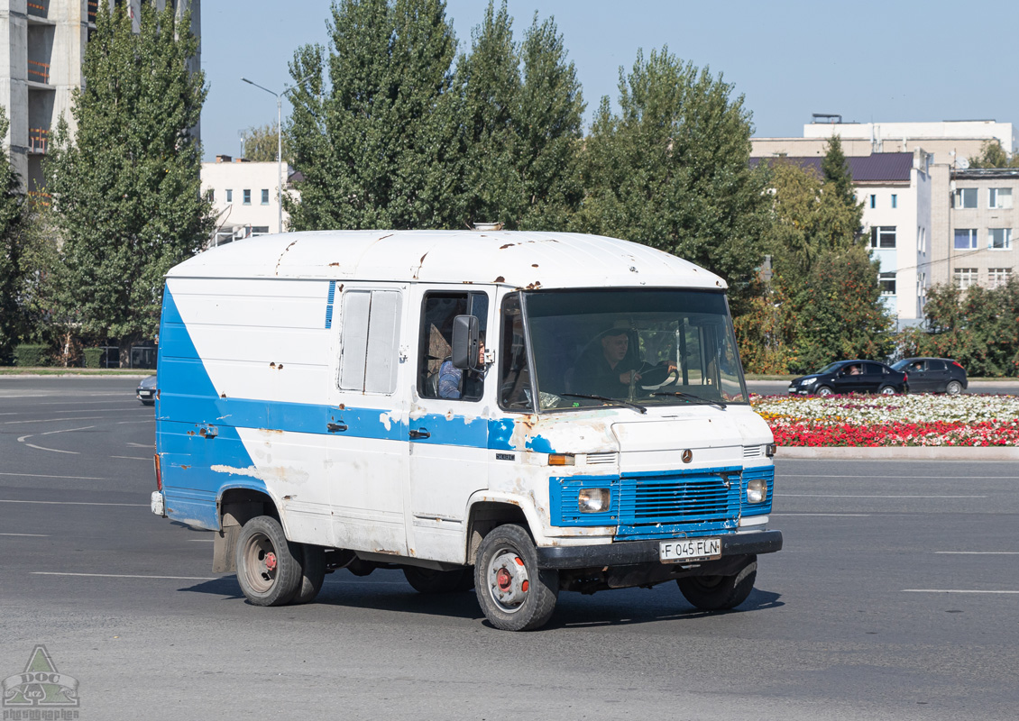 Восточно-Казахстанская область, № F 045 FLN — Mercedes-Benz T2 ('1967) 508