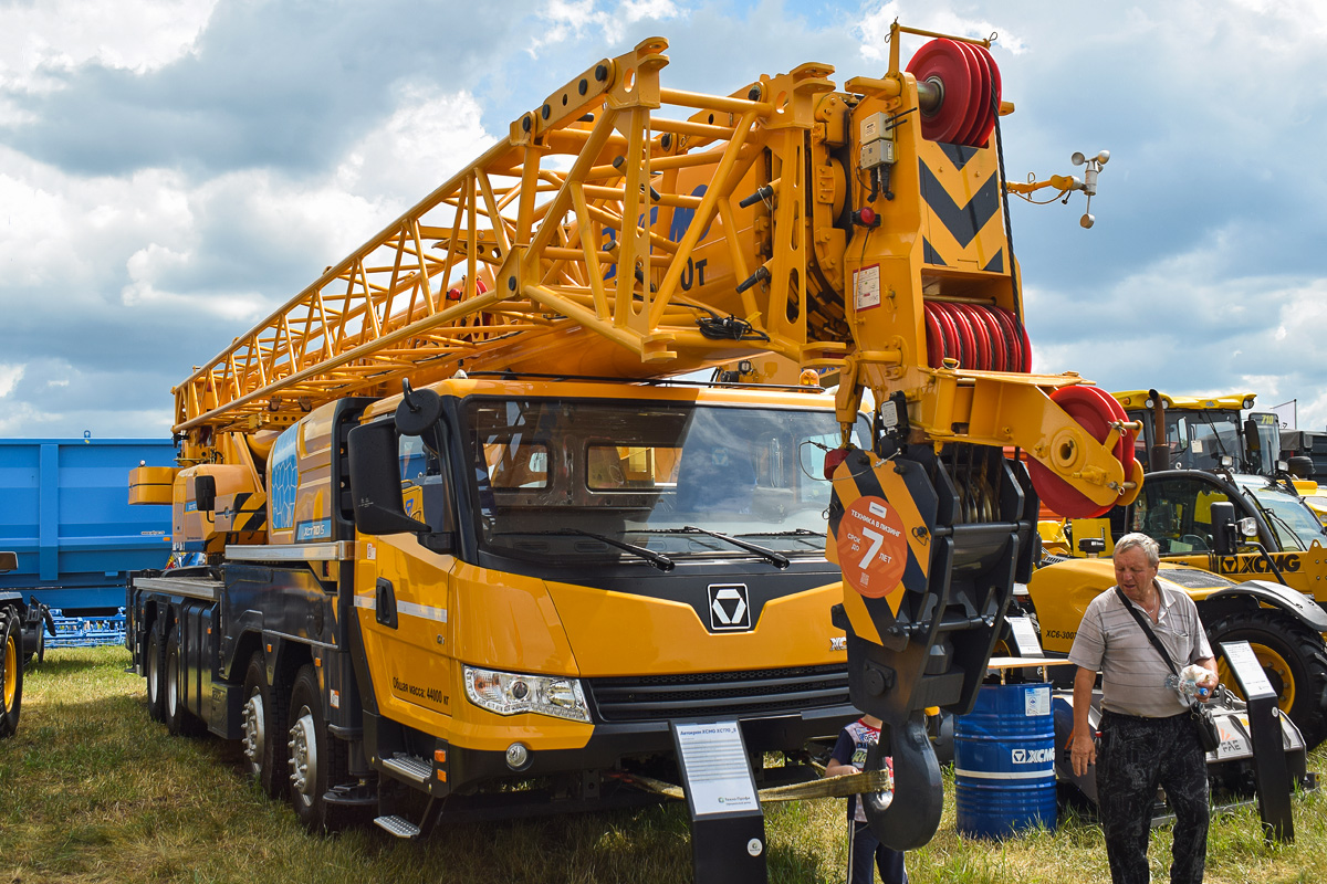 Алтайский край, № A 175 EK 977 — XCMG (общая модель); Алтайский край — Выставка "День Сибирского Поля 2024"; Транспортные средства без номеров (Алтайский край); Новая техника (Алтайский край)