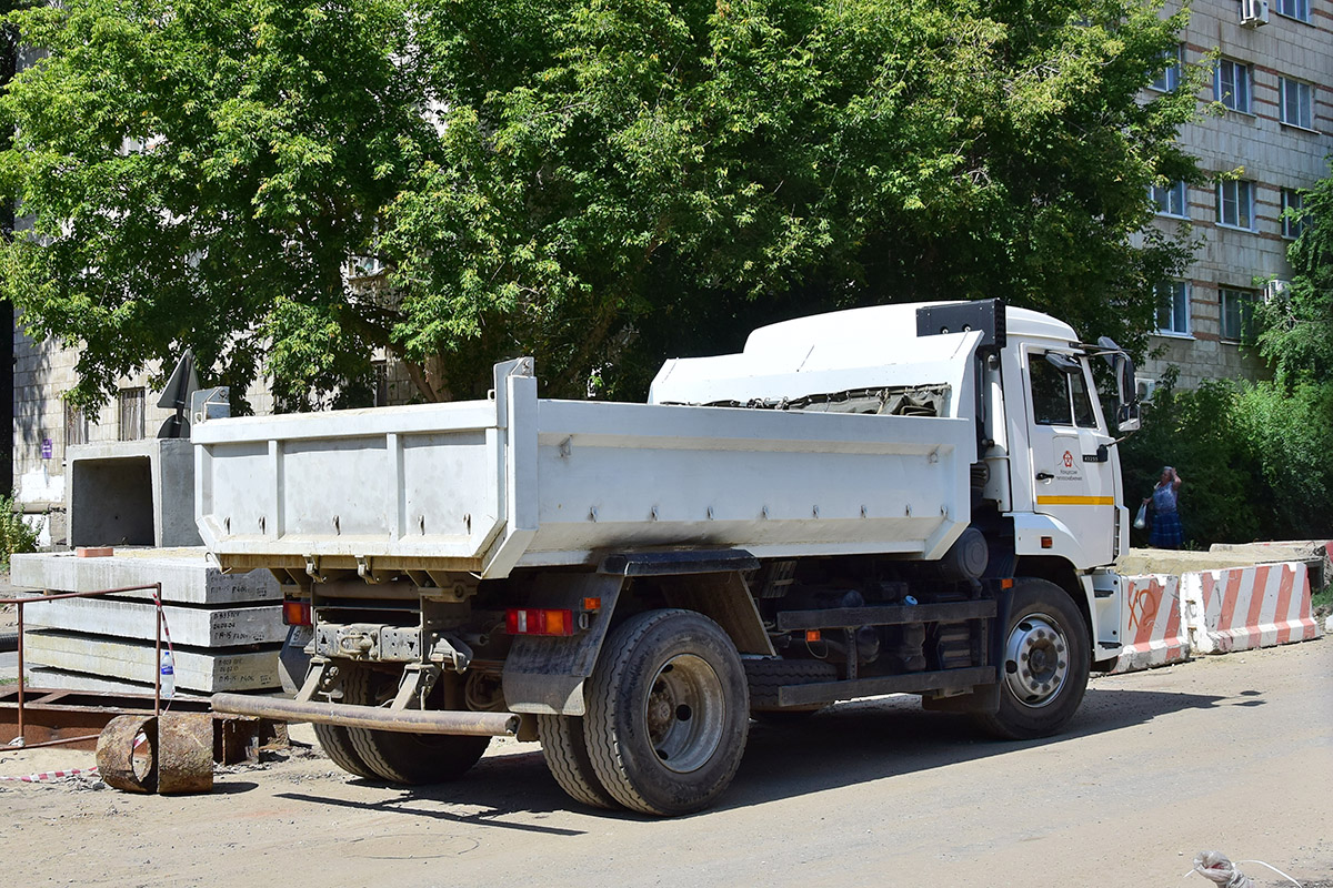 Волгоградская область, № В 195 ХО 134 — КамАЗ-43255-R4(28)