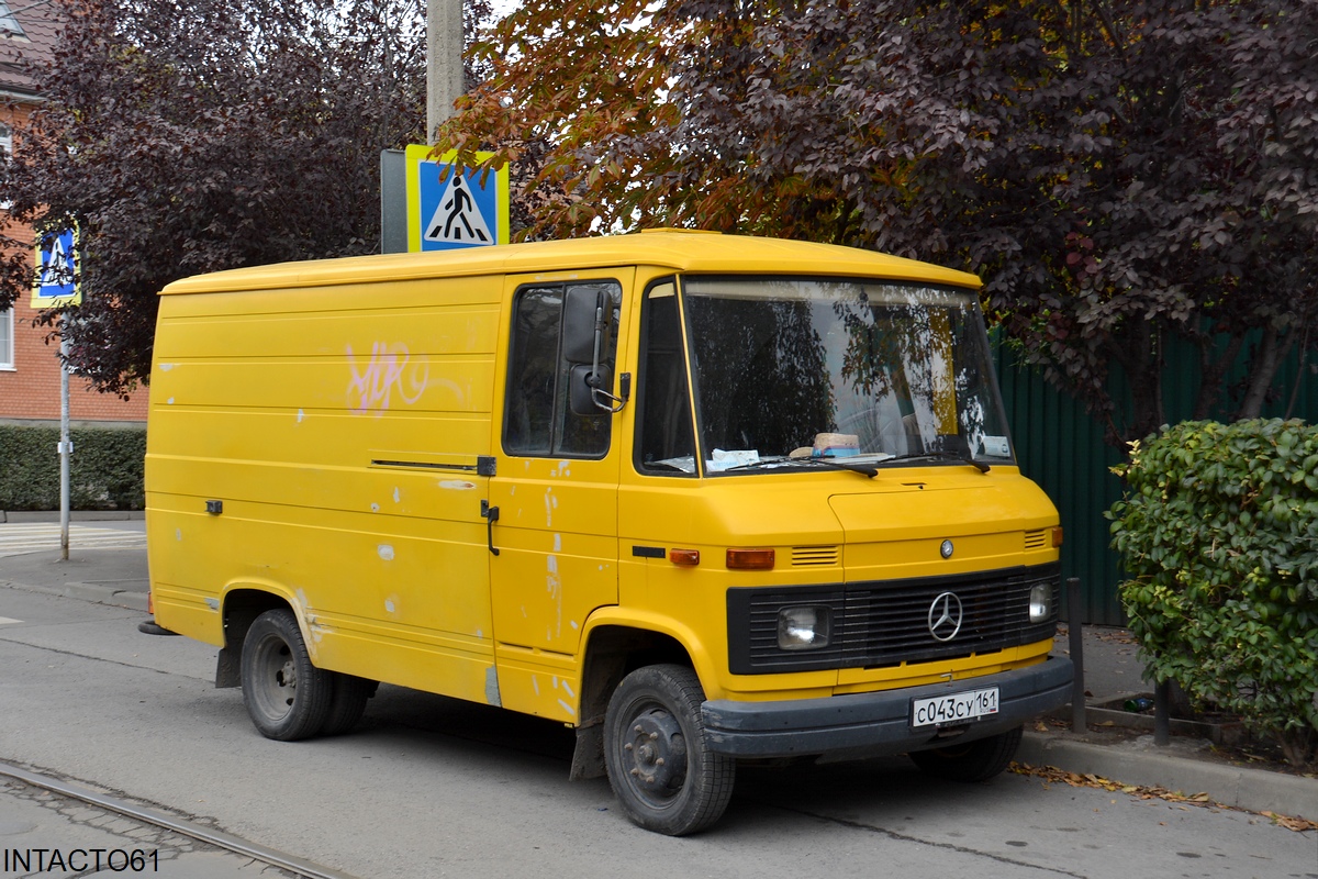 Ростовская область, № С 043 СУ 161 — Mercedes-Benz T2 ('1967) 407