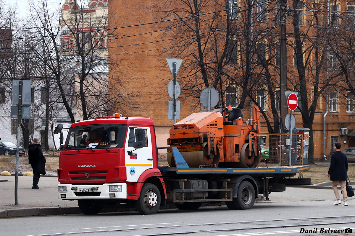 Санкт-Петербург, № 2552 — КамАЗ-4308-G5(69); Санкт-Петербург — Спецтехника с нечитаемыми на фото номерами