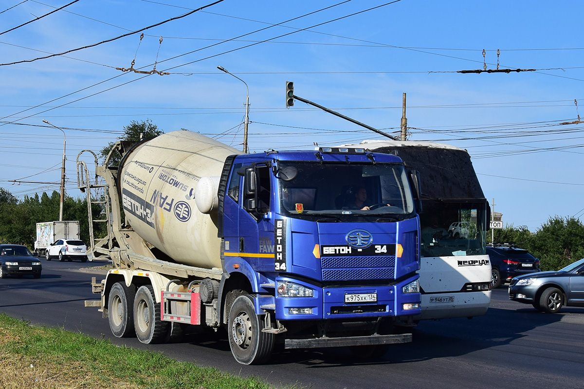 Волгоградская область, № К 975 ХК 134 — FAW J6 CA3250