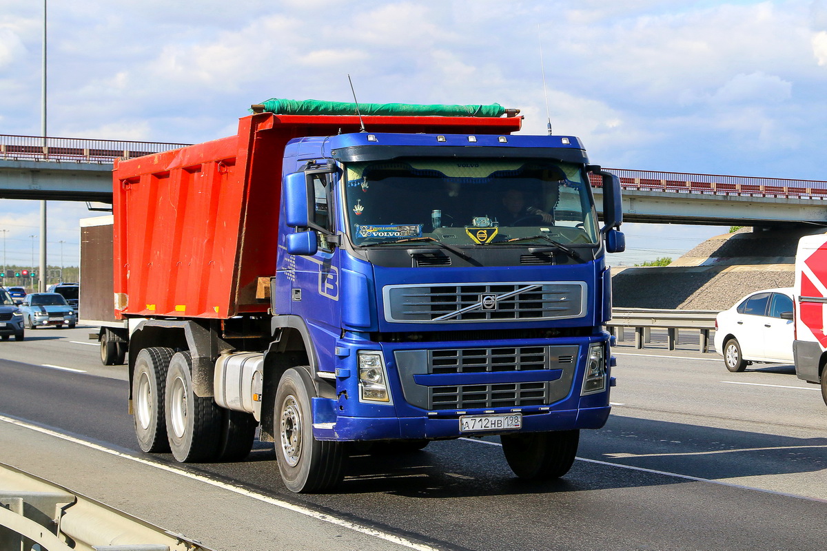Санкт-Петербург, № А 712 НВ 198 — Volvo ('2002) FM12.400