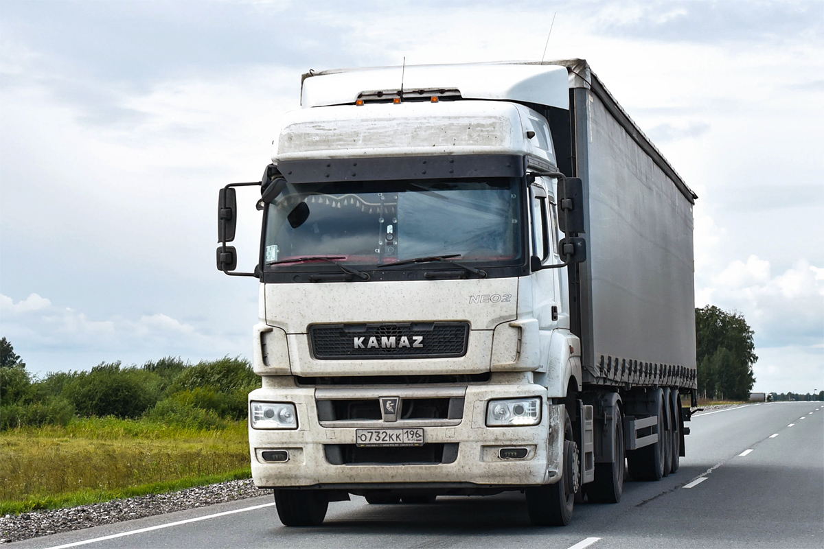 Свердловская область, № О 732 КК 196 — КамАЗ-5490-S5(87)
