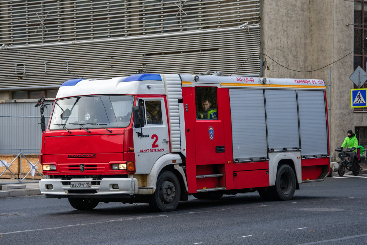Санкт-Петербург, № В 200 УР 98 — КамАЗ-4308-H3(99)