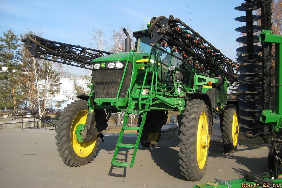 Алтайский край, № *872 АС 22 — John Deere 4730; Алтайский край — Спецтехника с нечитаемыми на фото номерами; Алтайский край — Выставка "Алтайская Нива 2010"