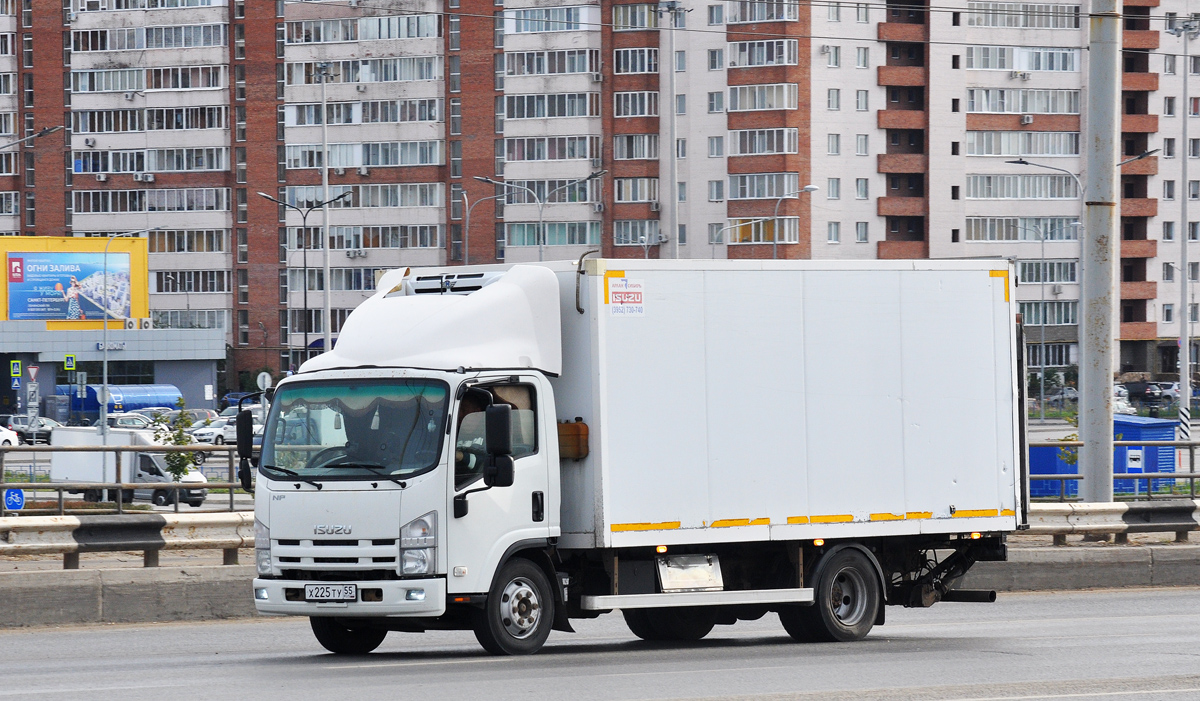Омская область, № Х 225 ТУ 55 — Isuzu NPR75 [Z7X]