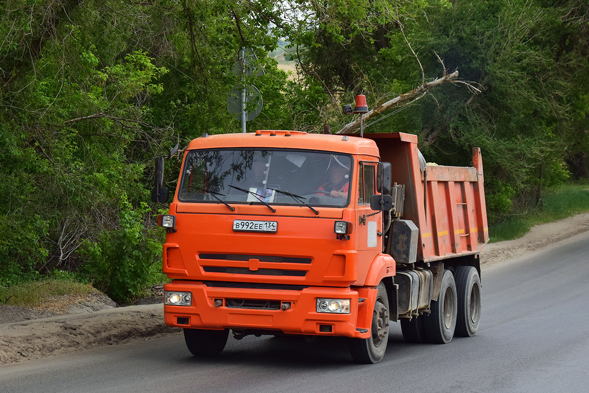 Волгоградская область, № В 992 ЕЕ 134 — КамАЗ-65115-L4(19)