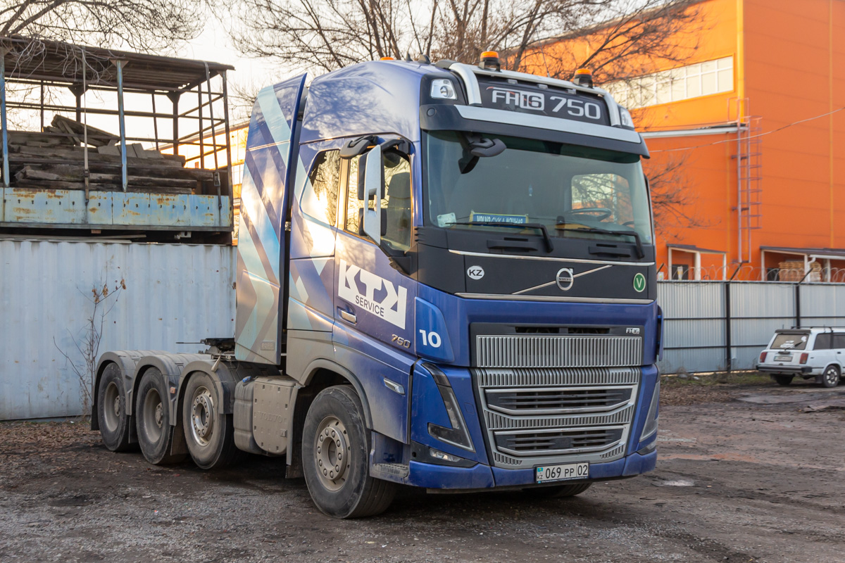 Алматы, № 10 — Volvo ('2020) FH16.750