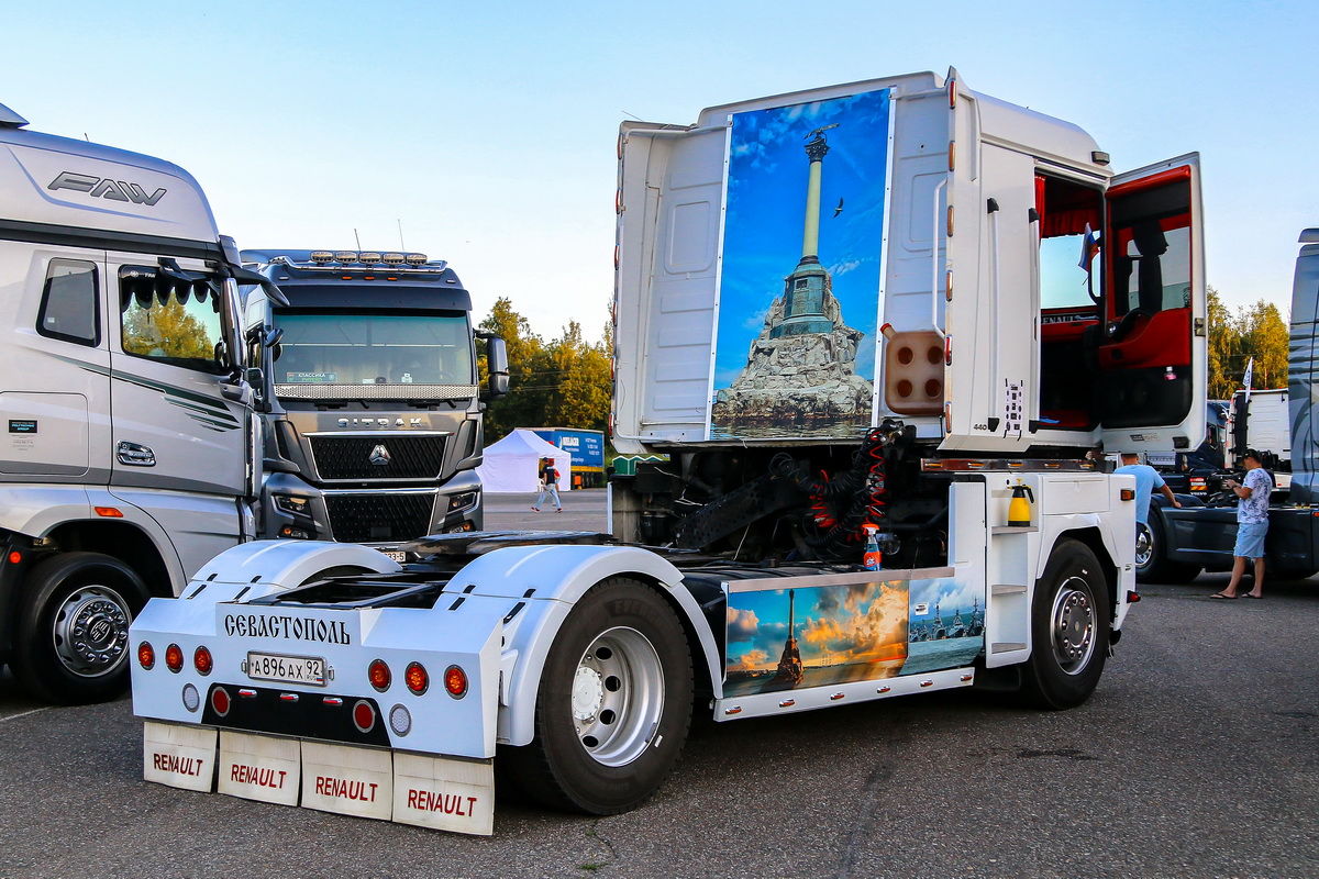 Севастополь, № А 896 АХ 92 — Renault Magnum E-Tech ('2001); Московская область — Фестиваль TruckDay 2024