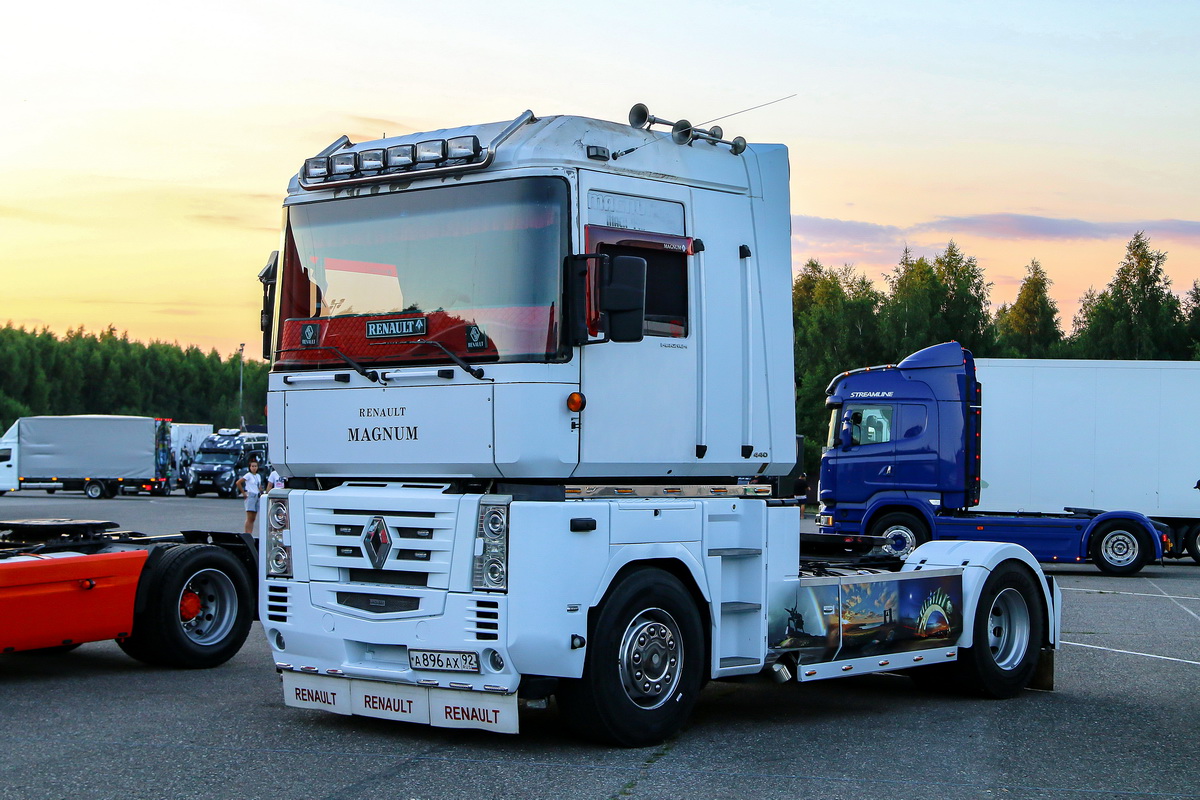 Севастополь, № А 896 АХ 92 — Renault Magnum E-Tech ('2001); Московская область — Фестиваль TruckDay 2024